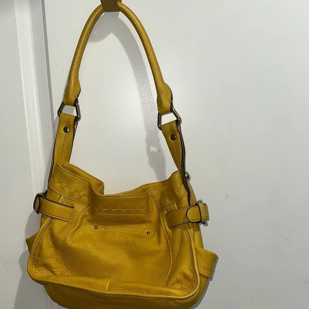 B. Makowsky Mustard Yellow Chunky Bohemian Leather Shoulder Bag - Picture 2 of 4